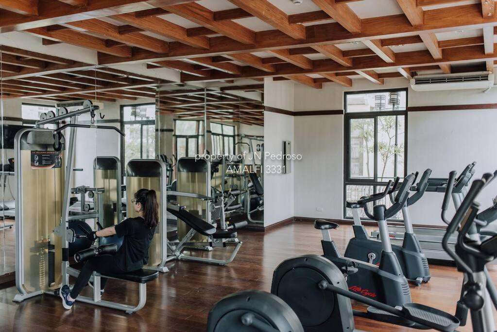 Work-Friendly Mountain-View Condo Near Sm Seaside سيبو المظهر الخارجي الصورة